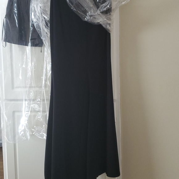 Dress - Picture 10 of 10